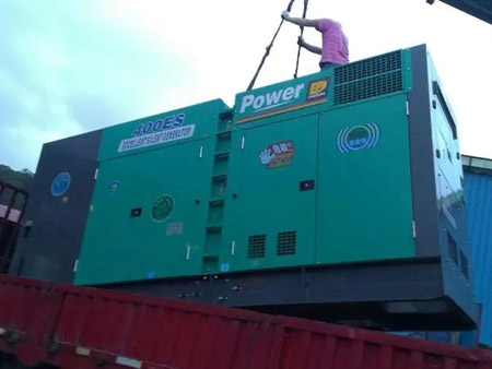 甘德柴油发电机组转速不稳定时，如何对发动机进行维护？