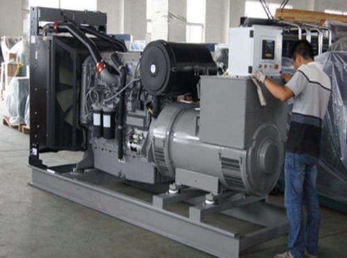 甘德柴油发电机组和储能设备配合使用的案例