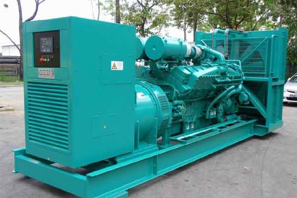 甘德柴油发电机组电压不稳定怎样维修？