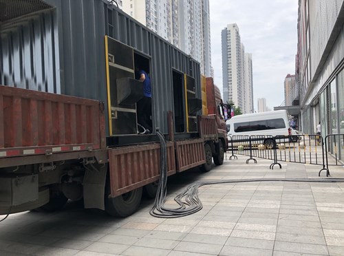 甘德冷却液不足的情况下如何检查柴油发电机组？