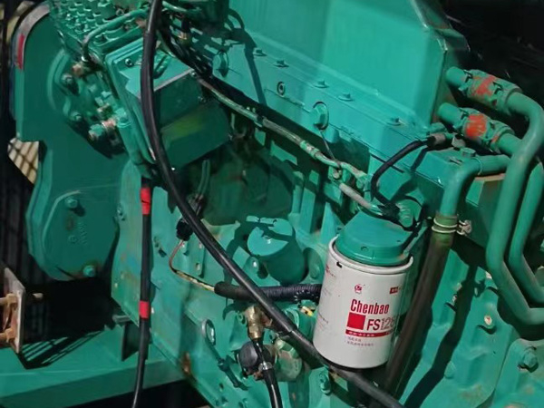 甘德如何确定新的发电机组控制系统是否与原系统兼容？