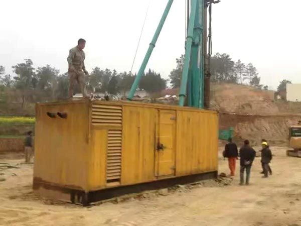 甘德如何判断水冷式机油散热器密封件是否需要更换？